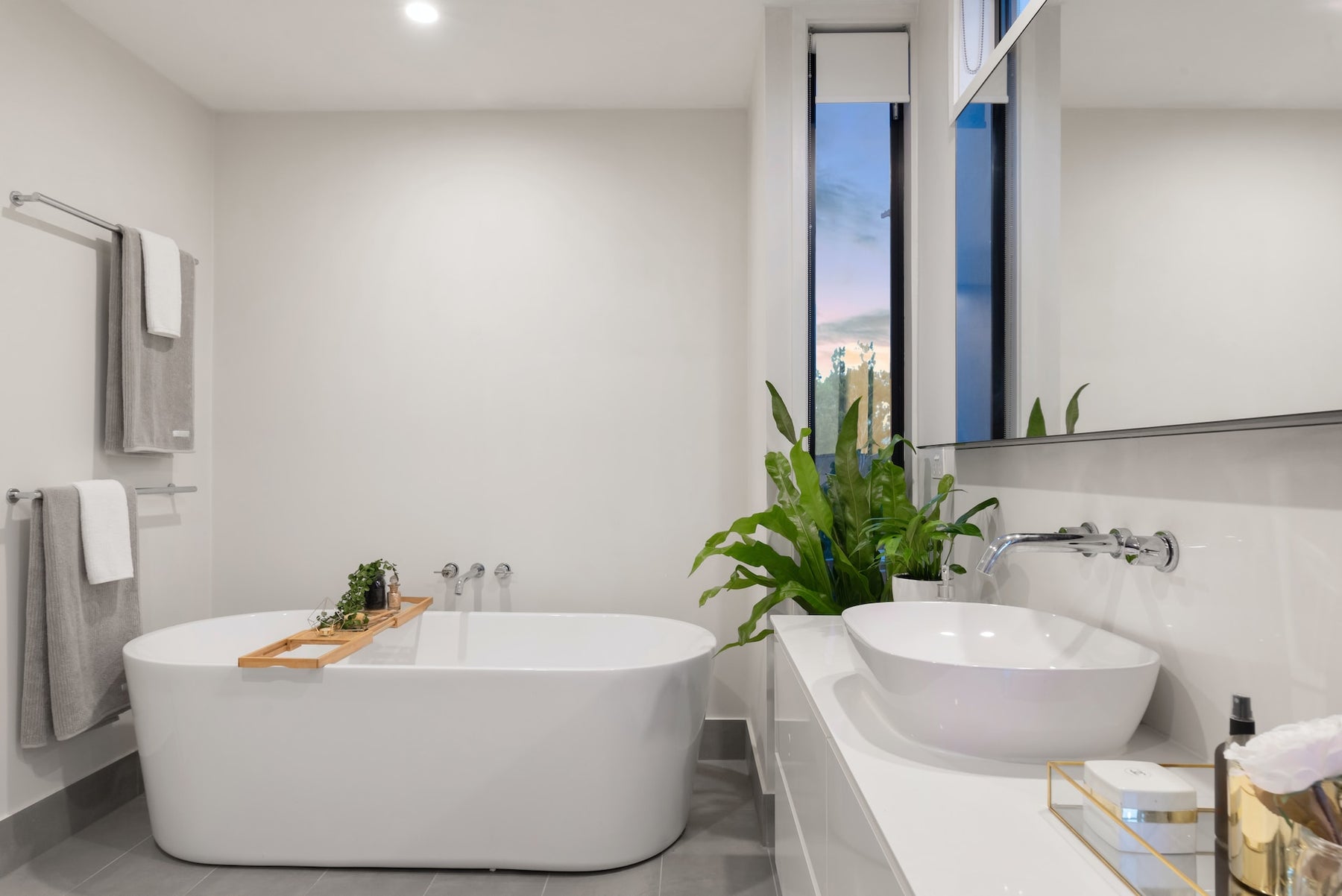 Enhance Your Bathroom Design with Undermount Sinks: A Stylish and Functional Choice